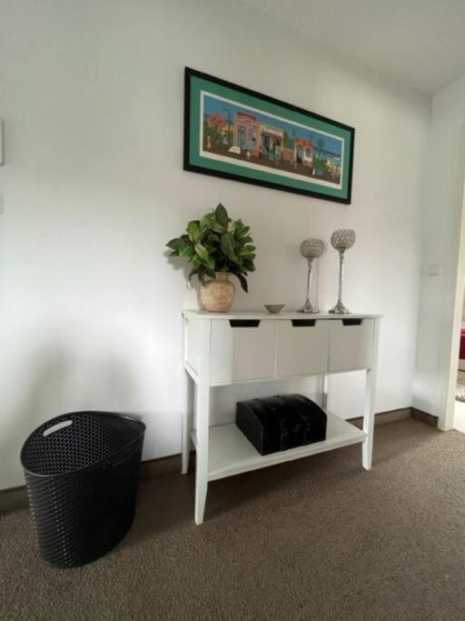 Appartement Zentrale Im Gruenen! Berlijn